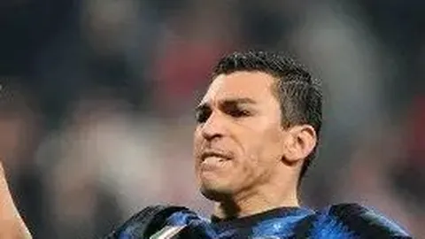 世界名帅安切洛蒂助力埃斯特旺考驾照成功，好消息传来：驾照已领！